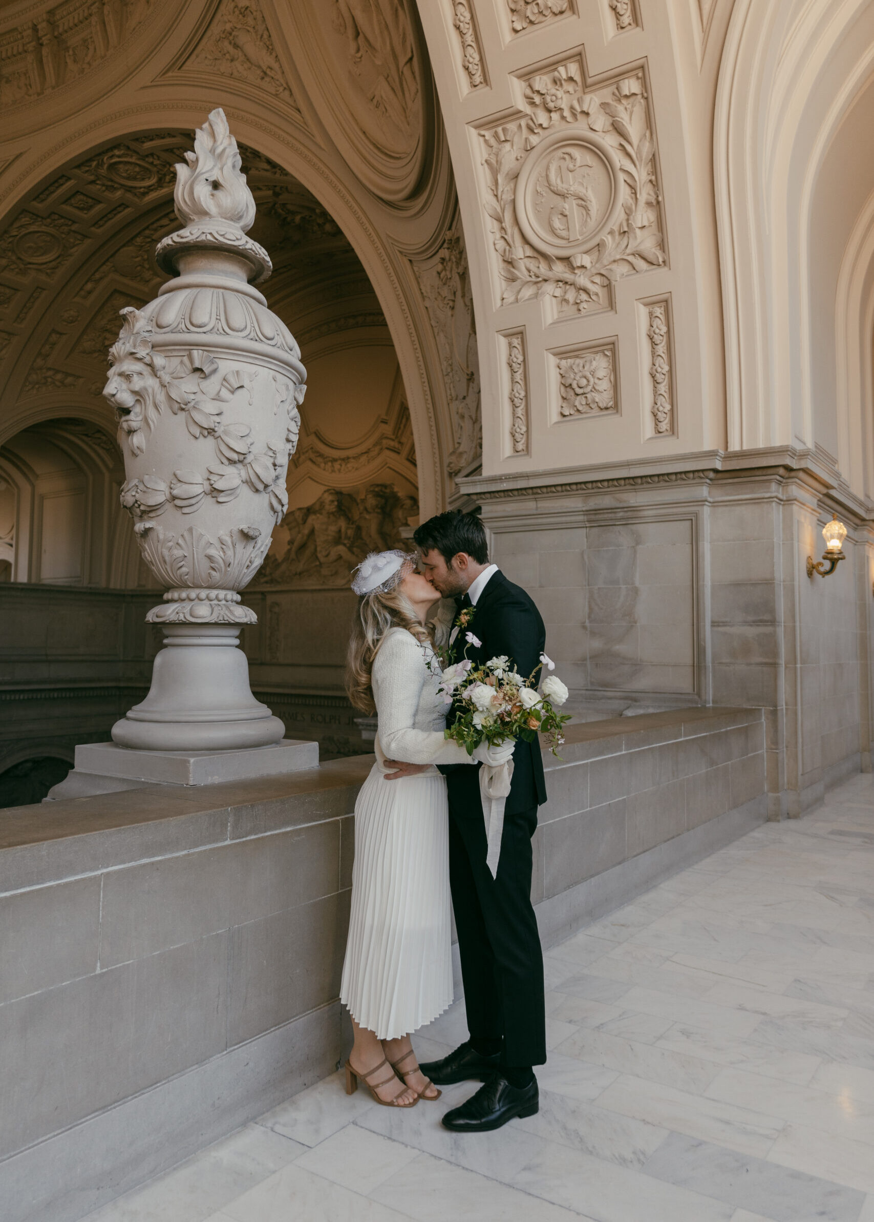 san francisco city hall elopement photographer captures modern and vintage couple